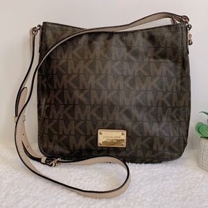 MICHAEL Kors Messenger monogram Jet Set Brown Pvc Cross Body Bag